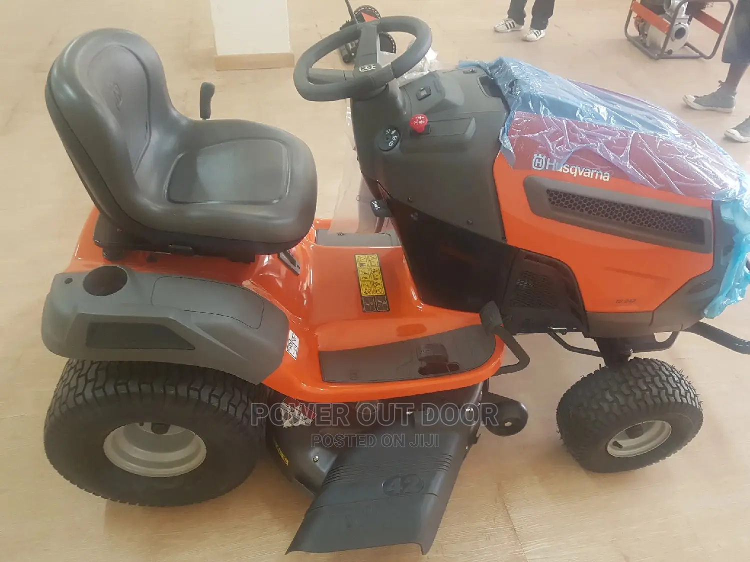 Husqvarnar Lawn Rider/Tractor