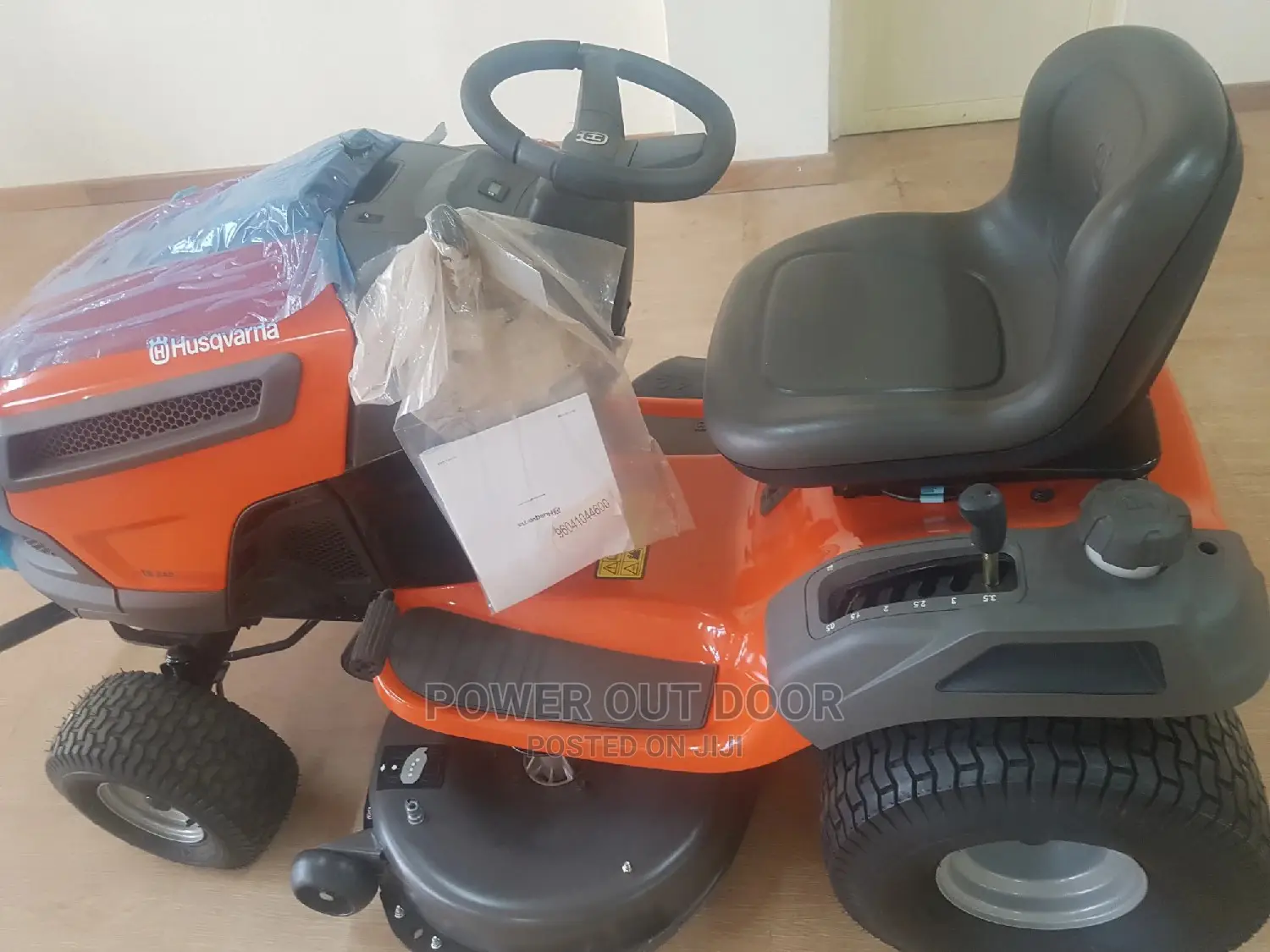 Husqvarnar Lawn Rider/Tractor