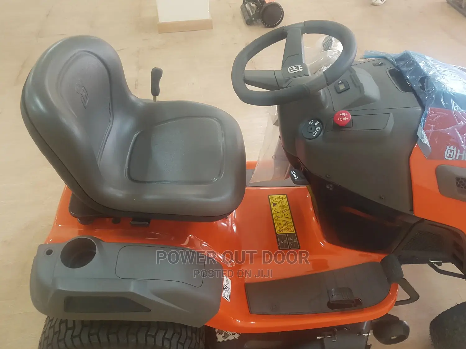 Husqvarnar Lawn Rider/Tractor