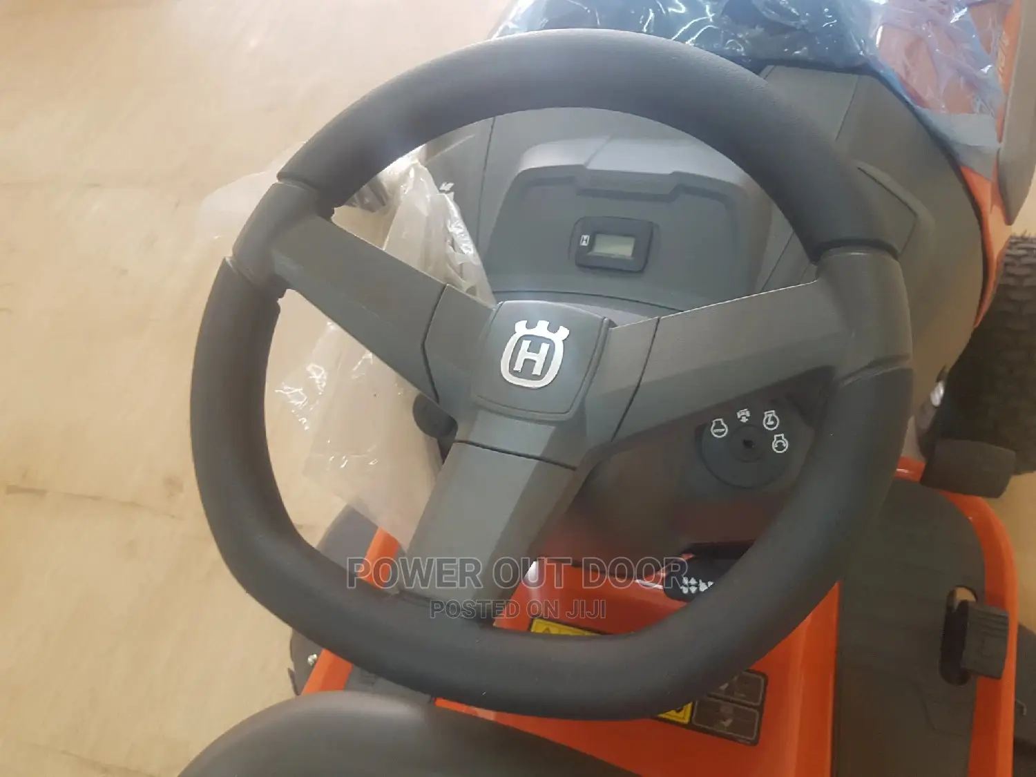 Husqvarnar Lawn Rider/Tractor