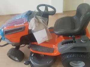 Husqvarnar Lawn Rider/Tractor