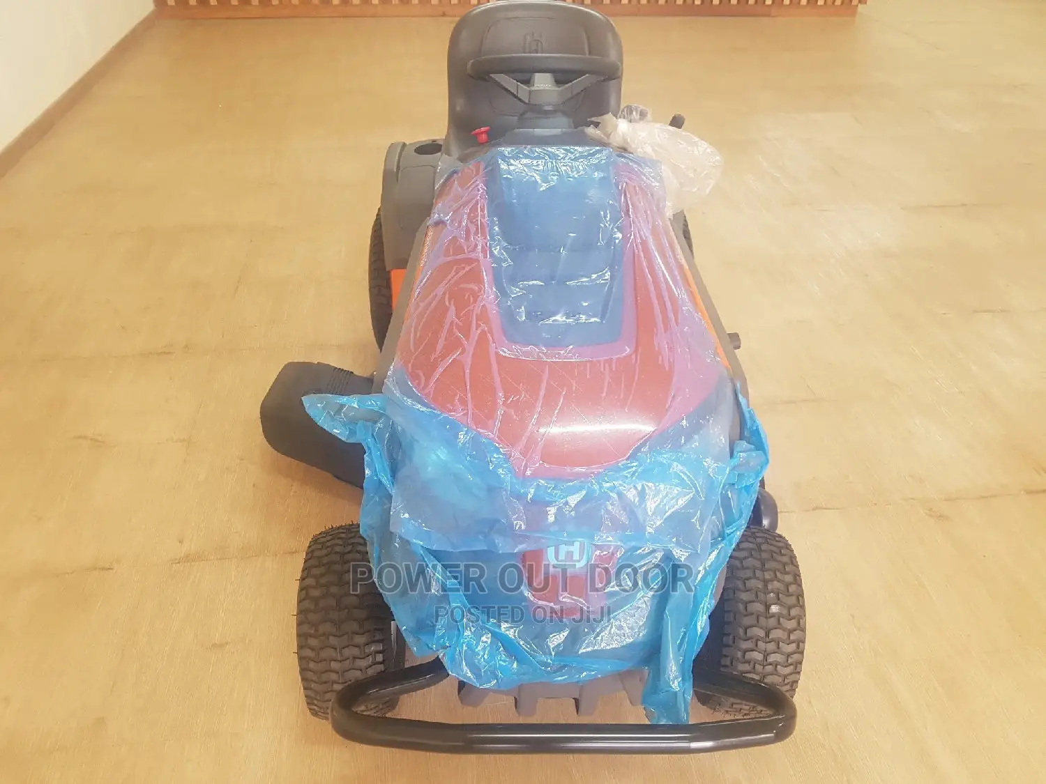 Husqvarnar Lawn Rider/Tractor