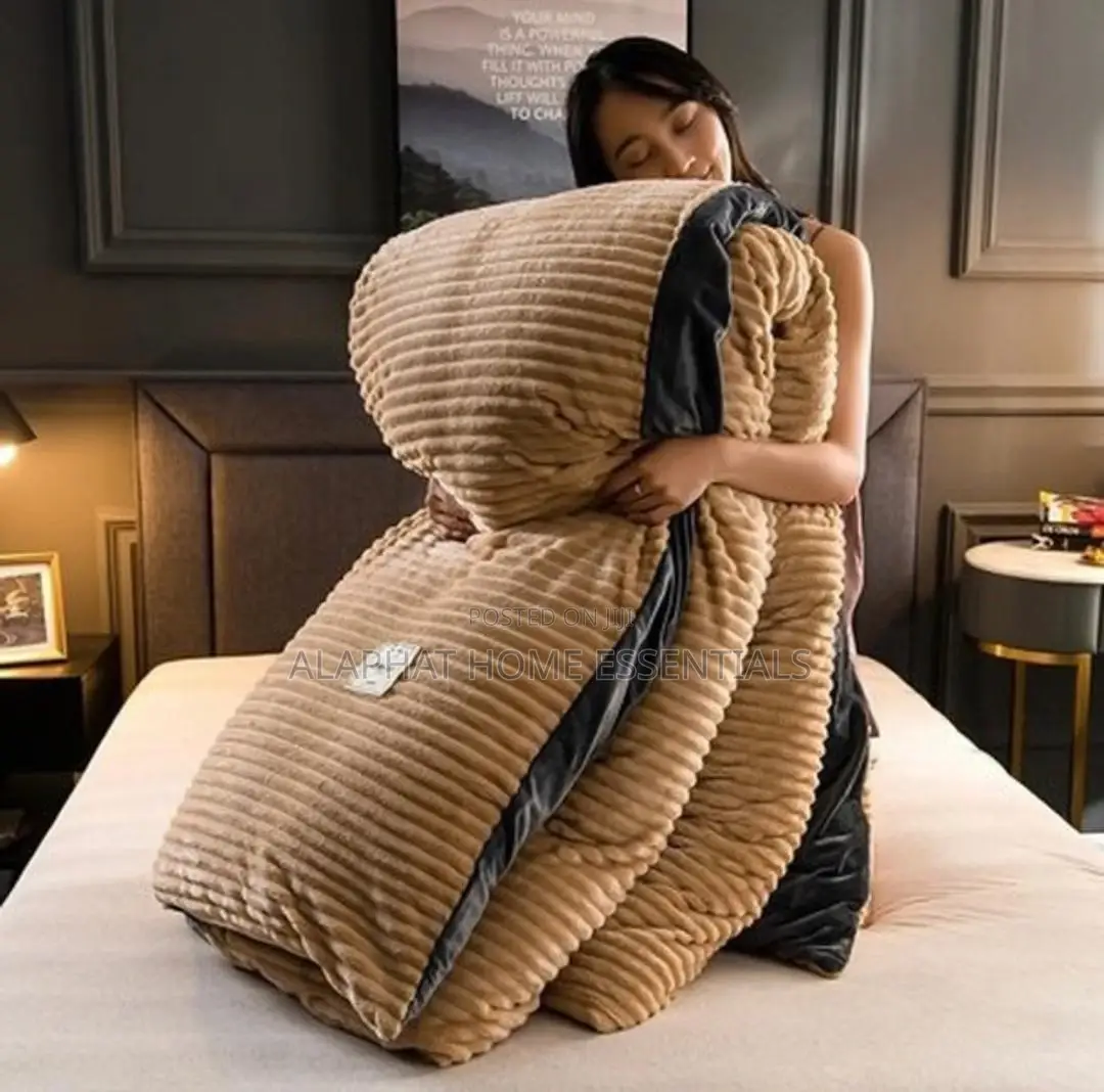 Coral Duvets 4pc 2 Pillow Cases and a Bedsheet