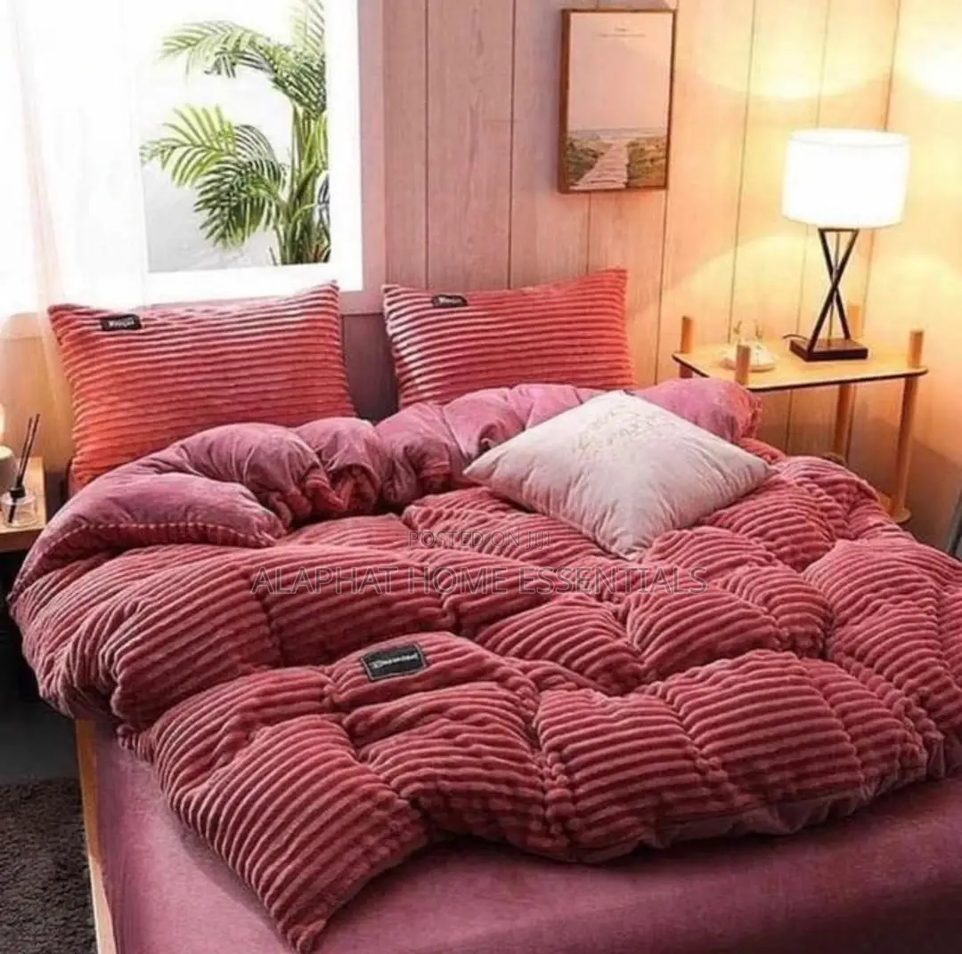 Coral Duvets 4pc 2 Pillow Cases and a Bedsheet