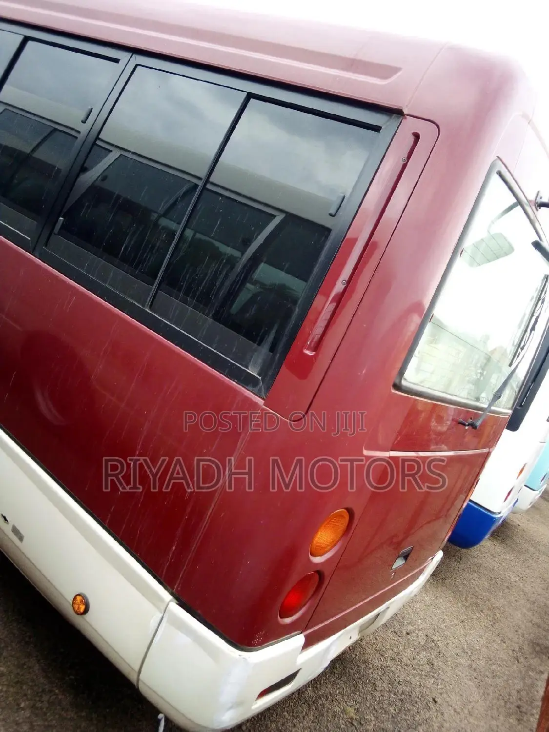 Mitsubishi Rosa 2007 Red