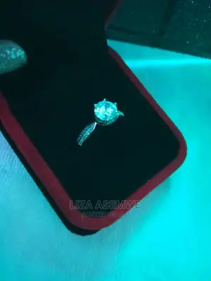 Quality Engagement Rings Available With a Ring Box It's Self